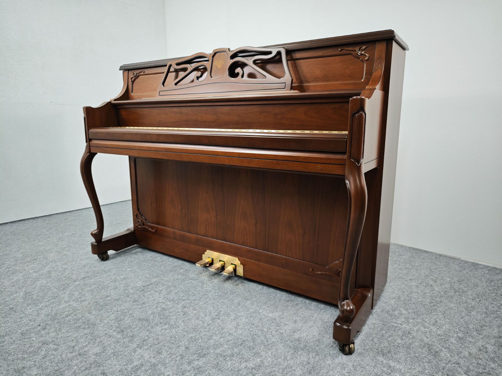 リニューアル済 Kohler - Campbell SC-230C｜アンティーク調｜高さ110cm｜ウォールナット艶消し仕上げ｜ 椅子付き アップライトピアノ