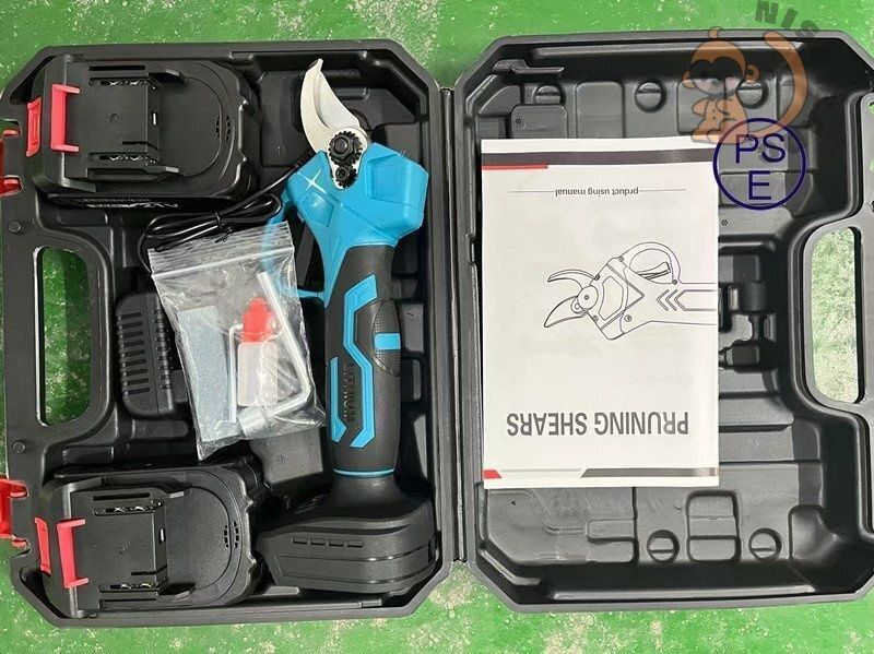 新型電動ハサミ 充電式 切断直径30mm 庭木 枝切り 果樹用 電線 ケーブルなど 剪定鋏 電池2個 マキタバッテリー対応 A130