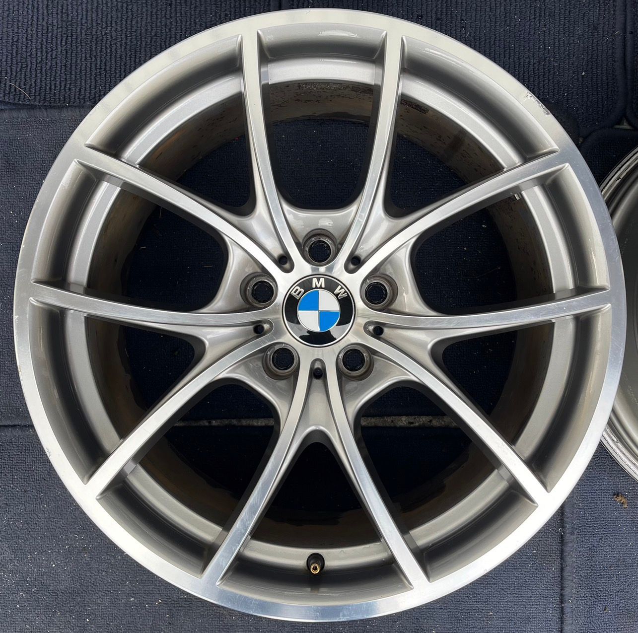 BMW 5シリーズ F10/F11 純正 20インチ ホイール4本 8.5J/9J +33/44 PCD120 ハブ径約73 No.418 - メルカリ