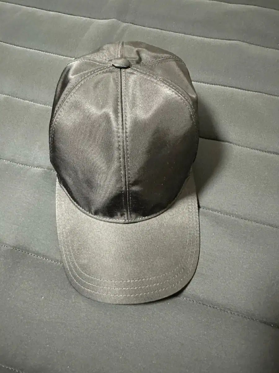 PRADA プラダ 三角ロゴ ベースボールキャップ 帽子