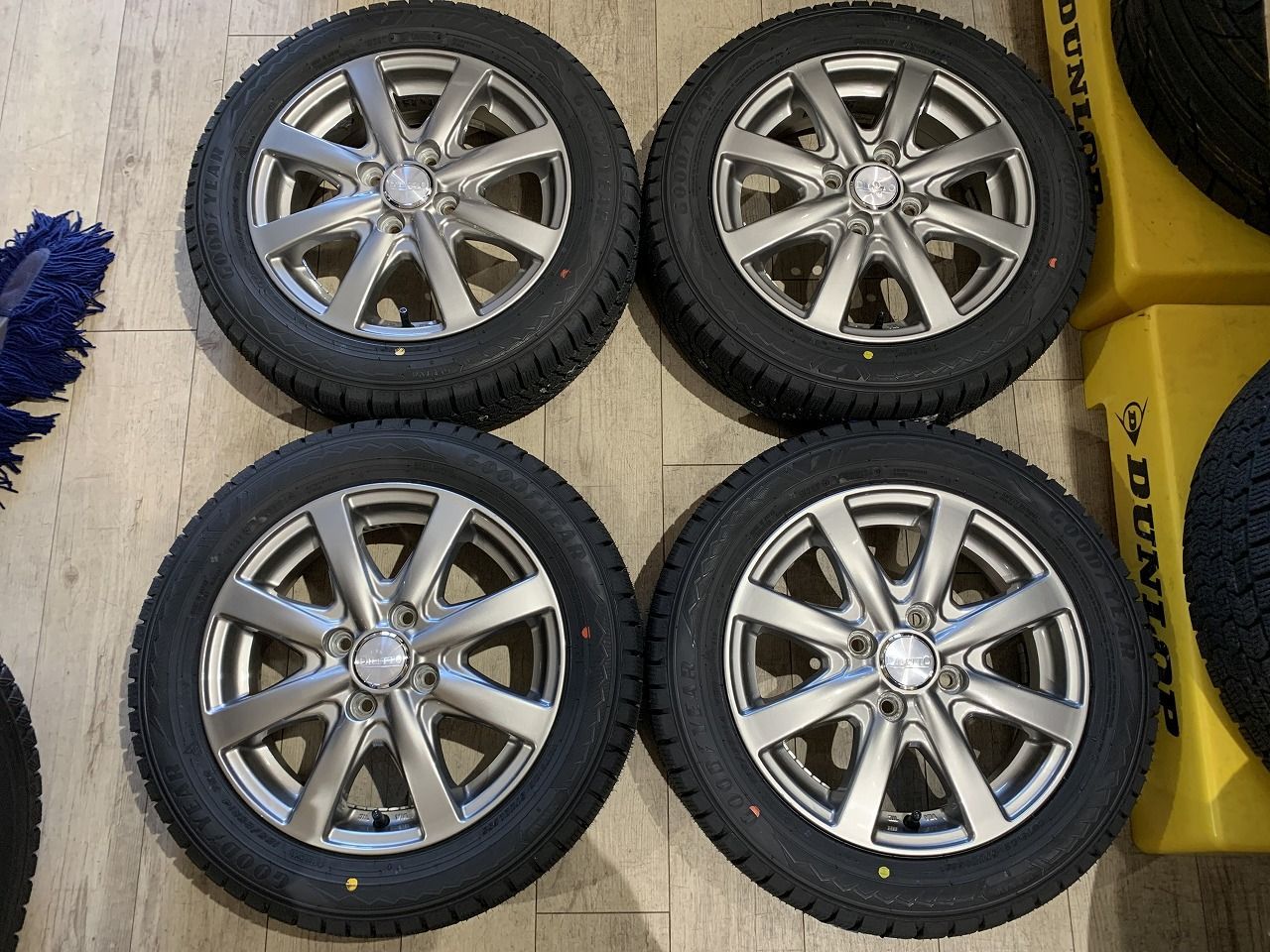 【2412072】スタッドレス 新品タイヤ DILETTO 14インチ 4.5J +42 PCD100 4H + GOODYEAR 155/65R14 2024年 軽自動車 ワゴンR N-BOX タント スペーシア パレット デイズ エブリィ クリッパー 等