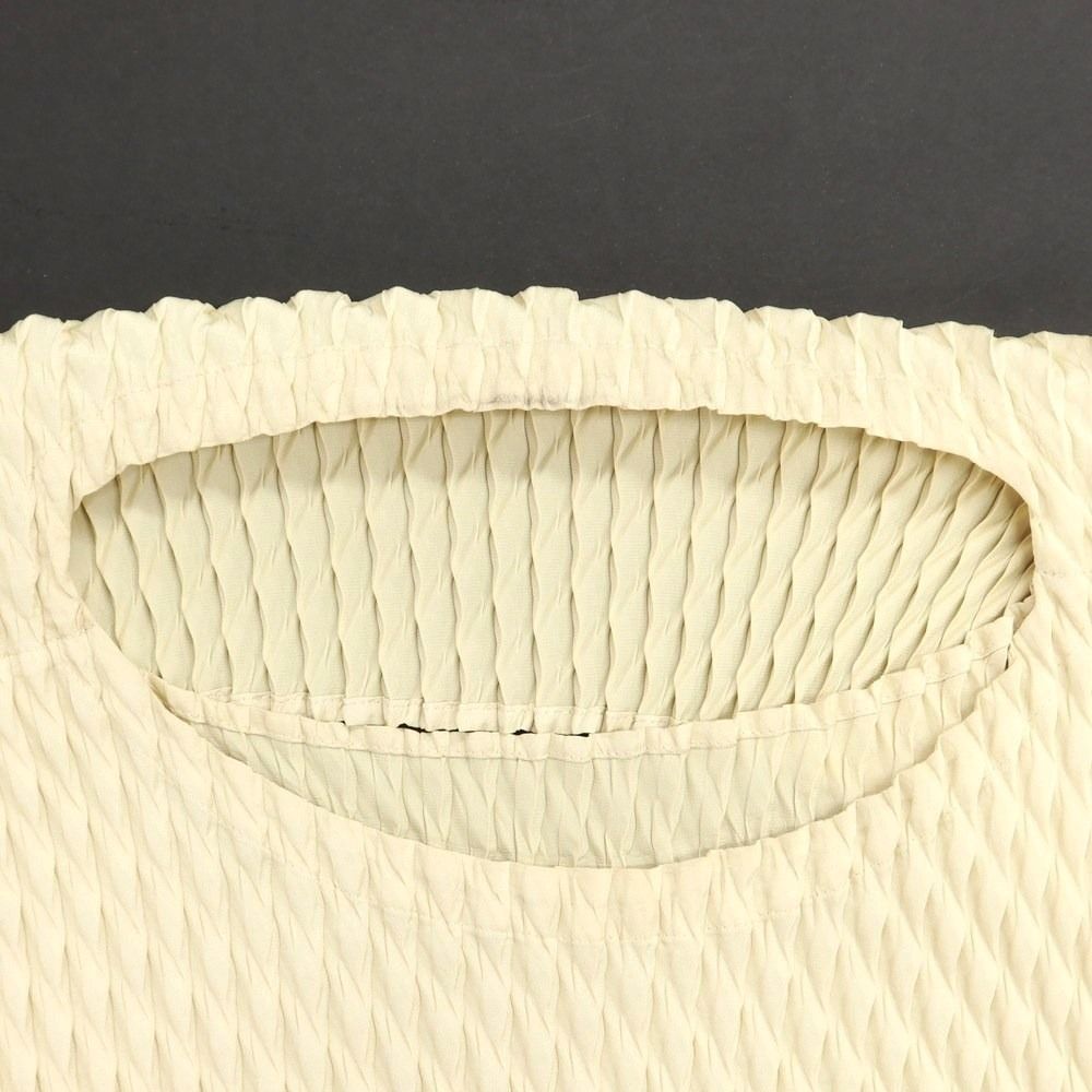 ISSEY MIYAKE - 【中古】イッセイミヤケ ISSEY MIYAKE 2024年春夏 ブリーツ ブラウス クリームベージュ系【サイズ表記なし（L位）】【レディース】 中古】イッセイミヤケ ISSEY MIYAKE 2024年春夏 ブリーツ