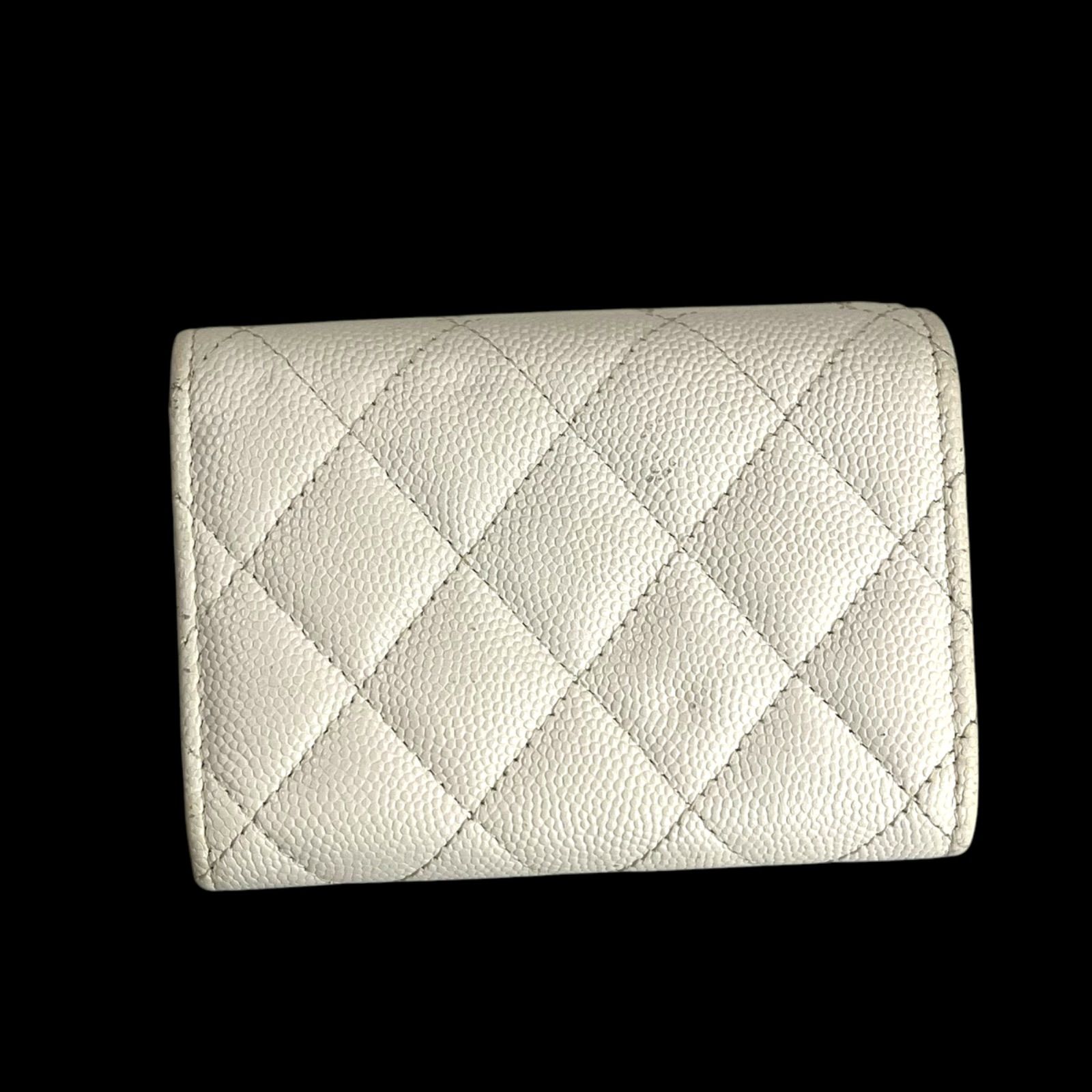 ○ シャネル CHANEL キャビア マトラッセ ホワイト、白 三つ折り財布