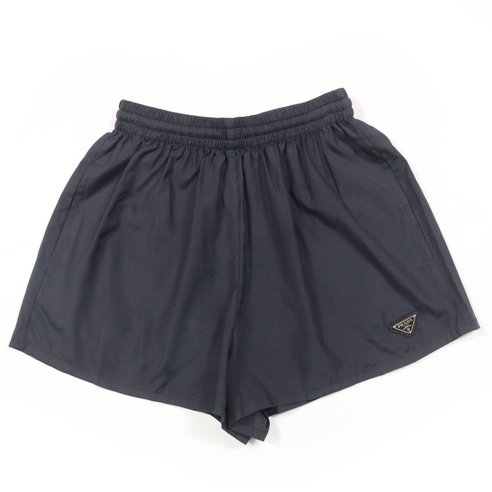 PRADA 半ズボン ショートパンツ ブラック 黒 トライアングルプレート PRADA 半ズボン ショートパンツ ブラック 黒 トライアングルプレート