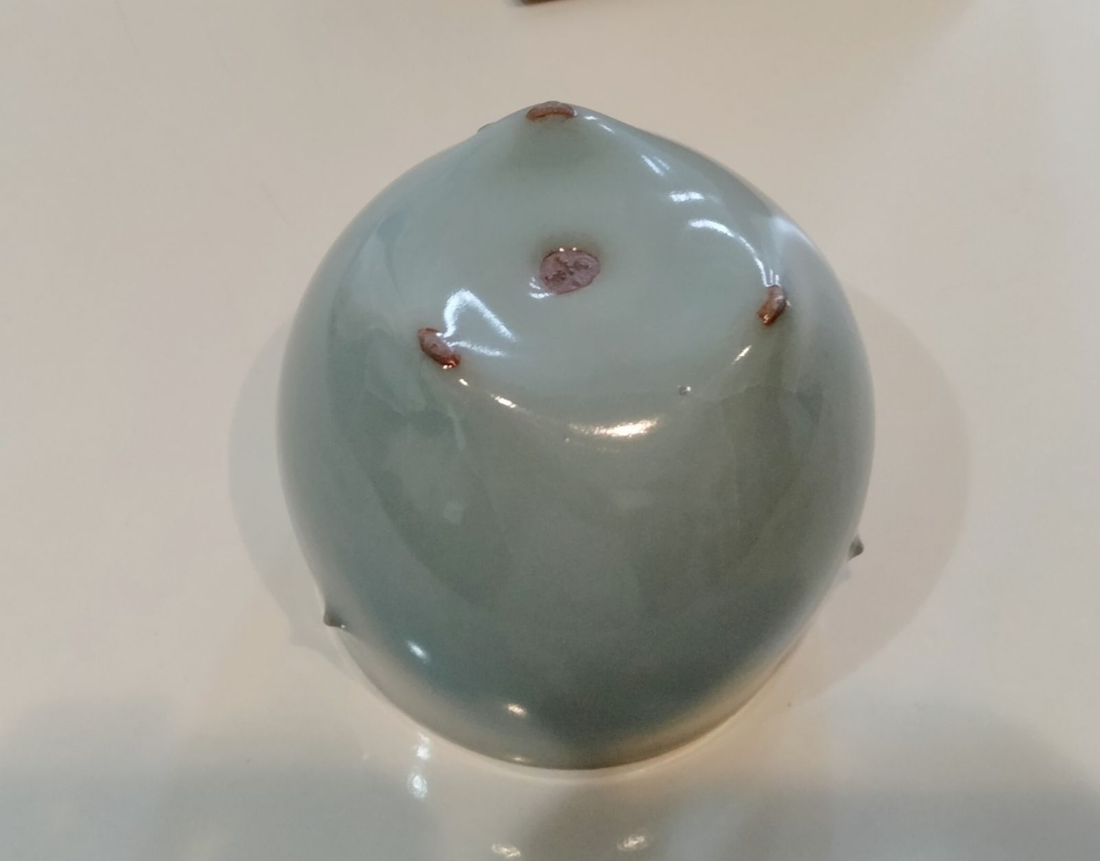 陶人形②　白い帽子　花カゴ　手作り　陶器　作家 陶人形作家 にしだみき