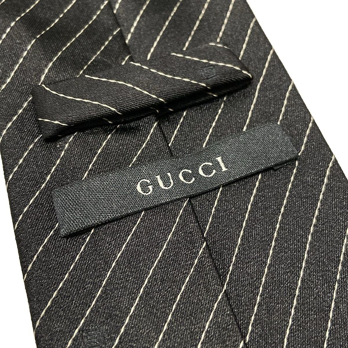 極美品 GUCCI グッチ ストライプ柄 黒 ネクタイ ブランドネクタイ t5j 極美品 GUCCI グッチ ストライプ柄 黒 ネクタイ ブランド