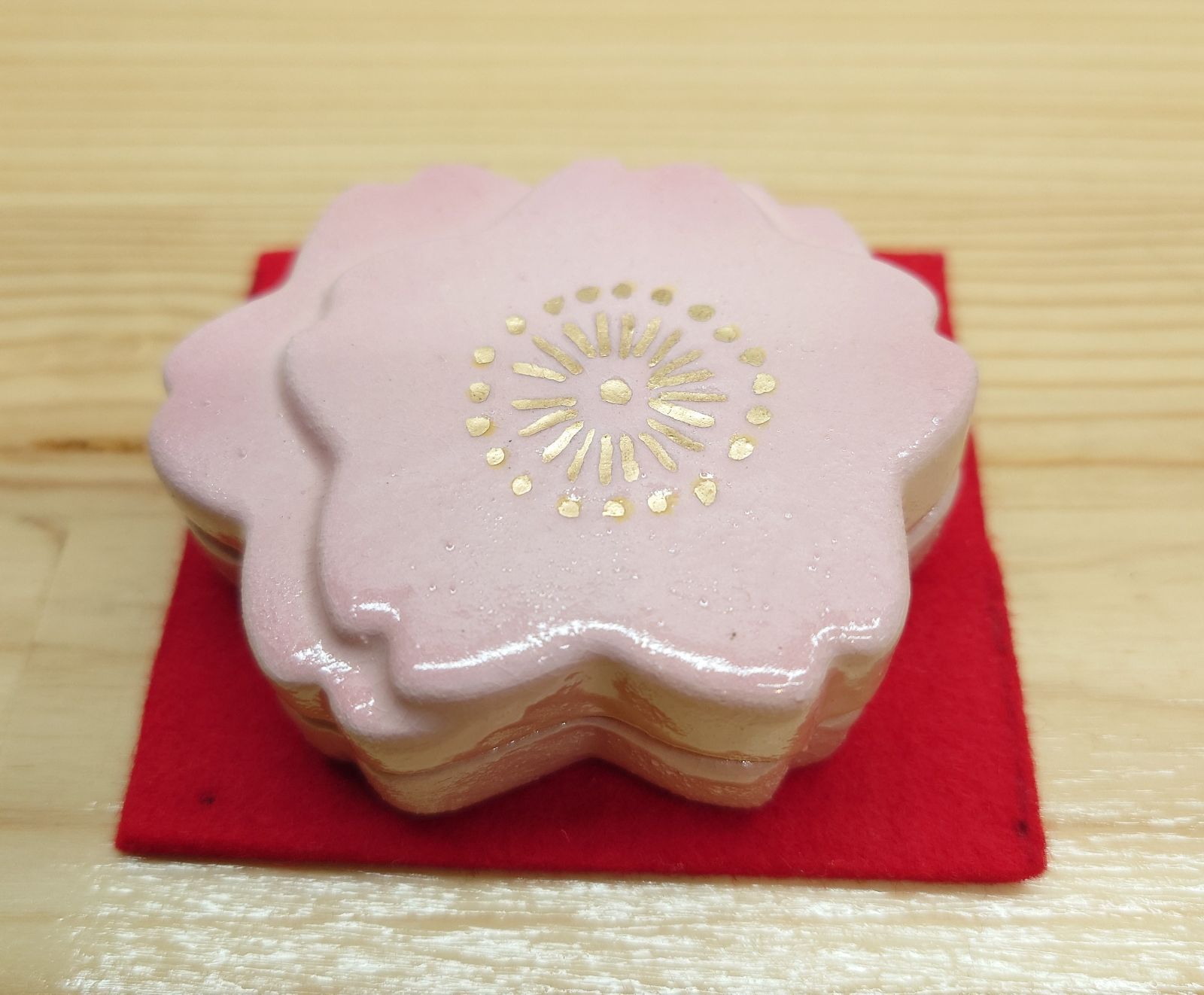 逢絢亭】茶道具 花入 楽焼 赤楽 薄端花入 八坂窯 紙箱