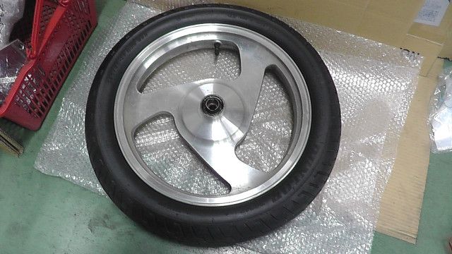 エリミネーター250V VN250A の フロントホイール タイヤ付 1758072824