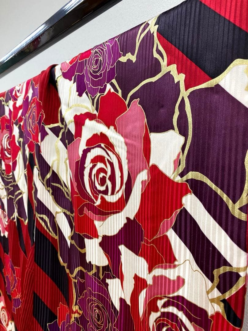 ブランド振袖 豪華 金彩 薔薇 刺繍 身丈 173cm 撥水加工済 - メルカリ