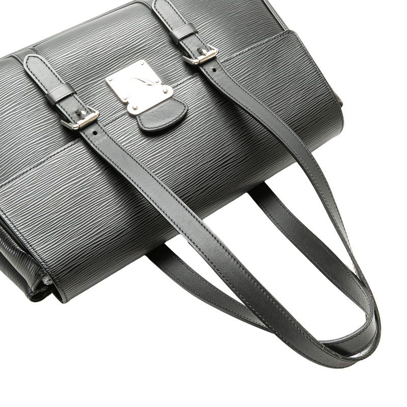 LOUIS VUITTON　ルイヴィトン　セギュールMM　エピ　ショルダーバッグ LOUIS VUITTON ルイヴィトン セギュール MM エピ ショルダー