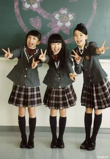 中古】生写真(女性) さくら学院/集合(3人)/全身・衣装グレー・両手