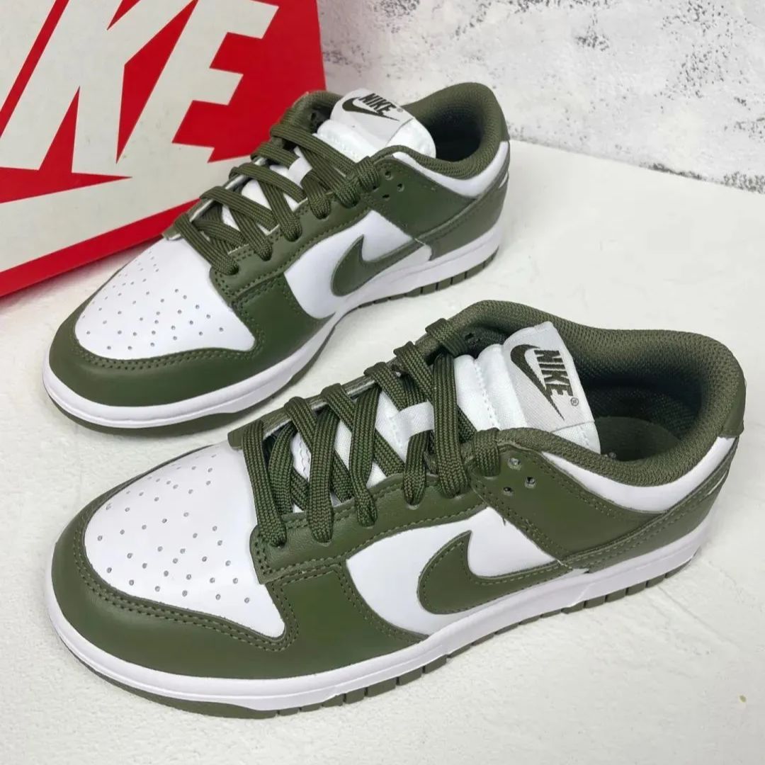 お値下げ中 新品ナイキダンクロー「ミディアムオリーブ」Nike Dunk Low 