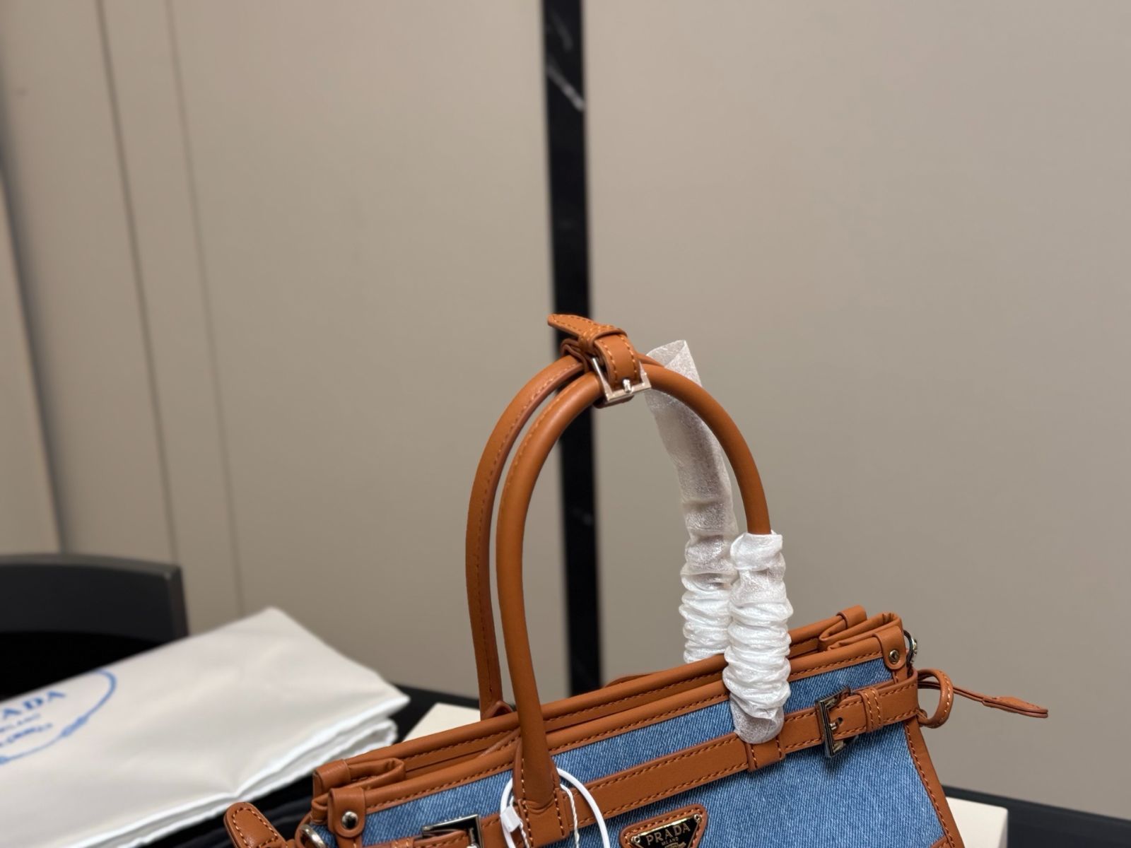 今日特価】Prada Soft Lux Canvas Underarm Bag プラダ ソフト