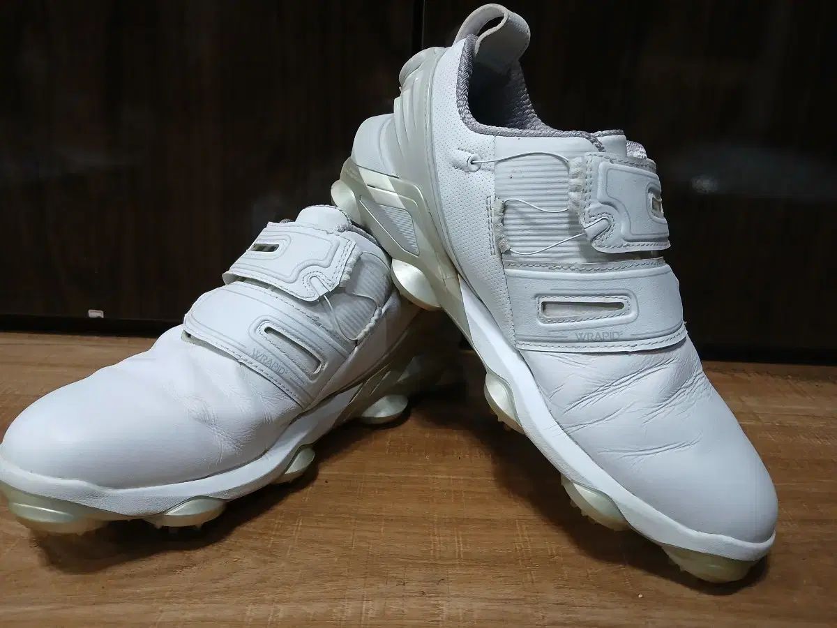 ゴルフシューズ