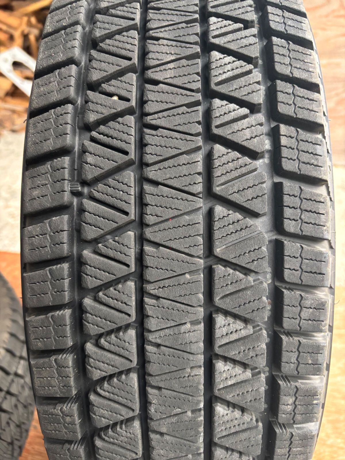 215 70R16 BS ブリヂストン DM-V3 19年製 4本 デリカ FFCRYSTALESIA_COM