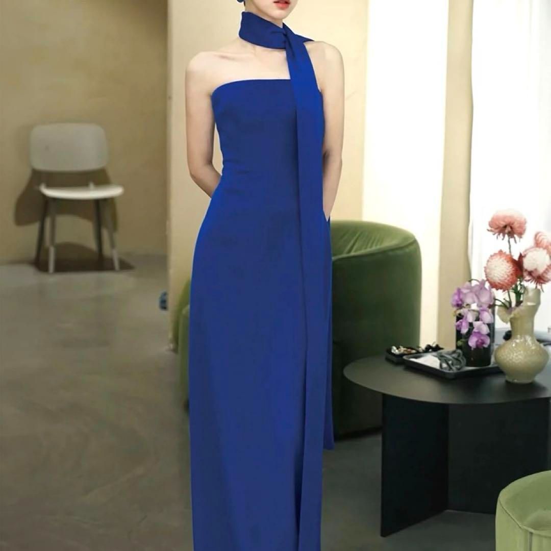シンプルオシャレな鮮やかなブルーが魅力のベア ロングドレス シンプルオシャレな鮮やかなブルーが魅力のベア ロングドレス