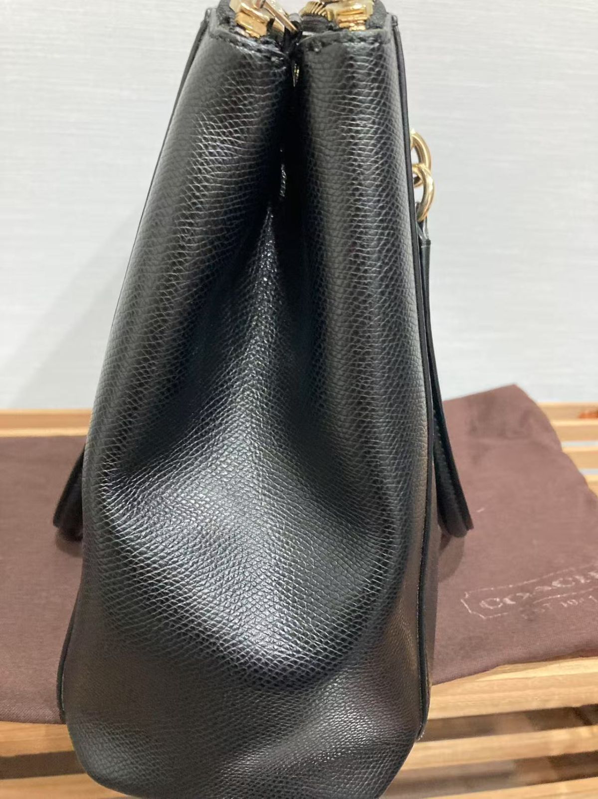 中古美品正規品 COACH コーチ レザー Wファスナー ショルダーバッグ 黒  