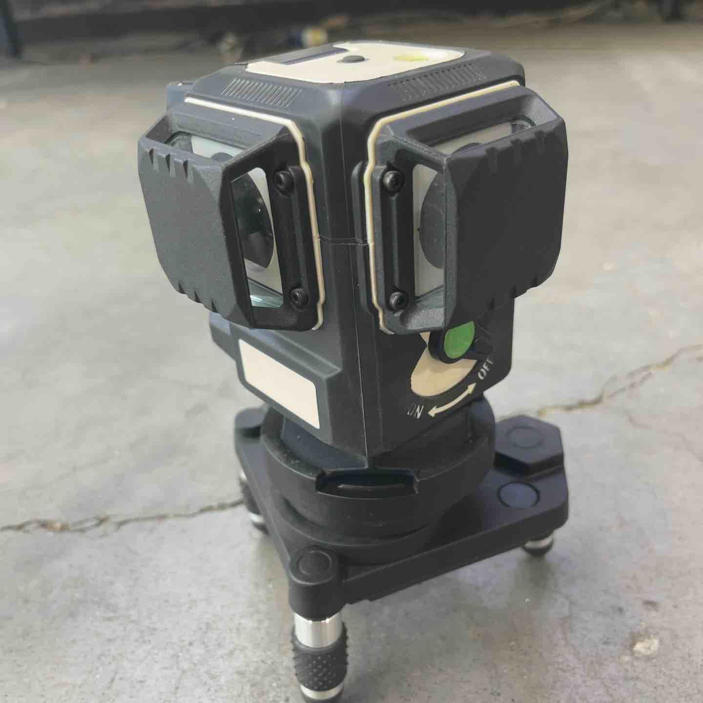 フルライングリーンレーザー円錐ミラー墨出し器 LVG-8CM