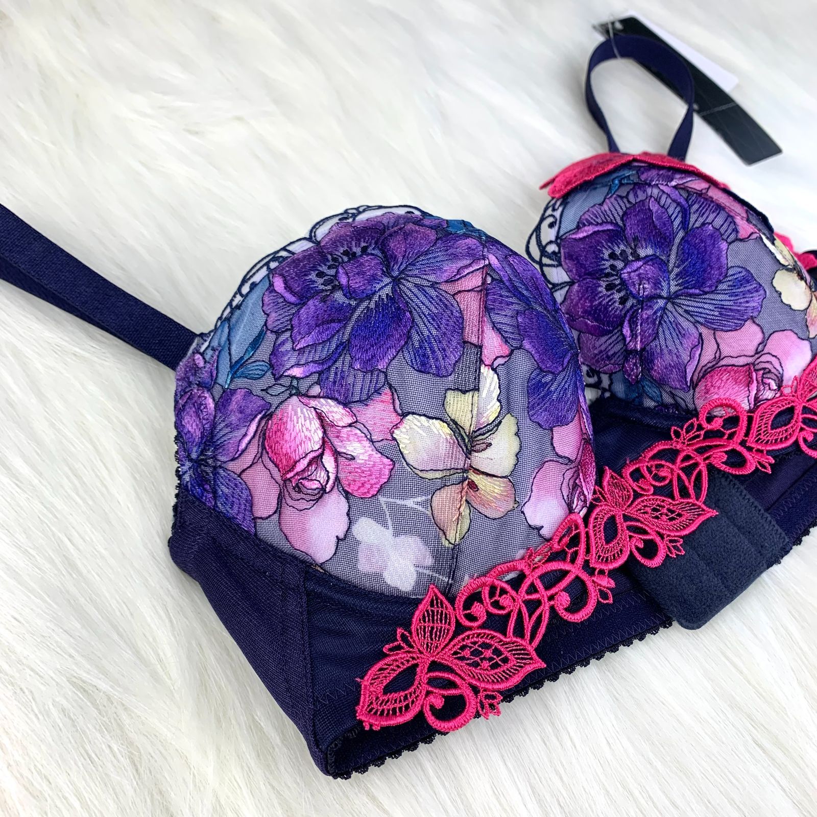 E65/M 黒 新品 ワコール サルート 66Gシリーズ リオのカーニバル