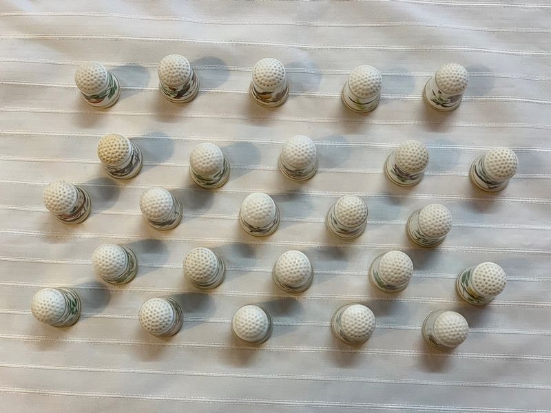 アンティーク シンブル 指貫 指ぬき 全25種 セット フランクリン ポーセリン 陶器 磁器 金彩 バード 鳥 トリ 花鳥 フラワー 品 廃盤 ソーイング ME1020-2