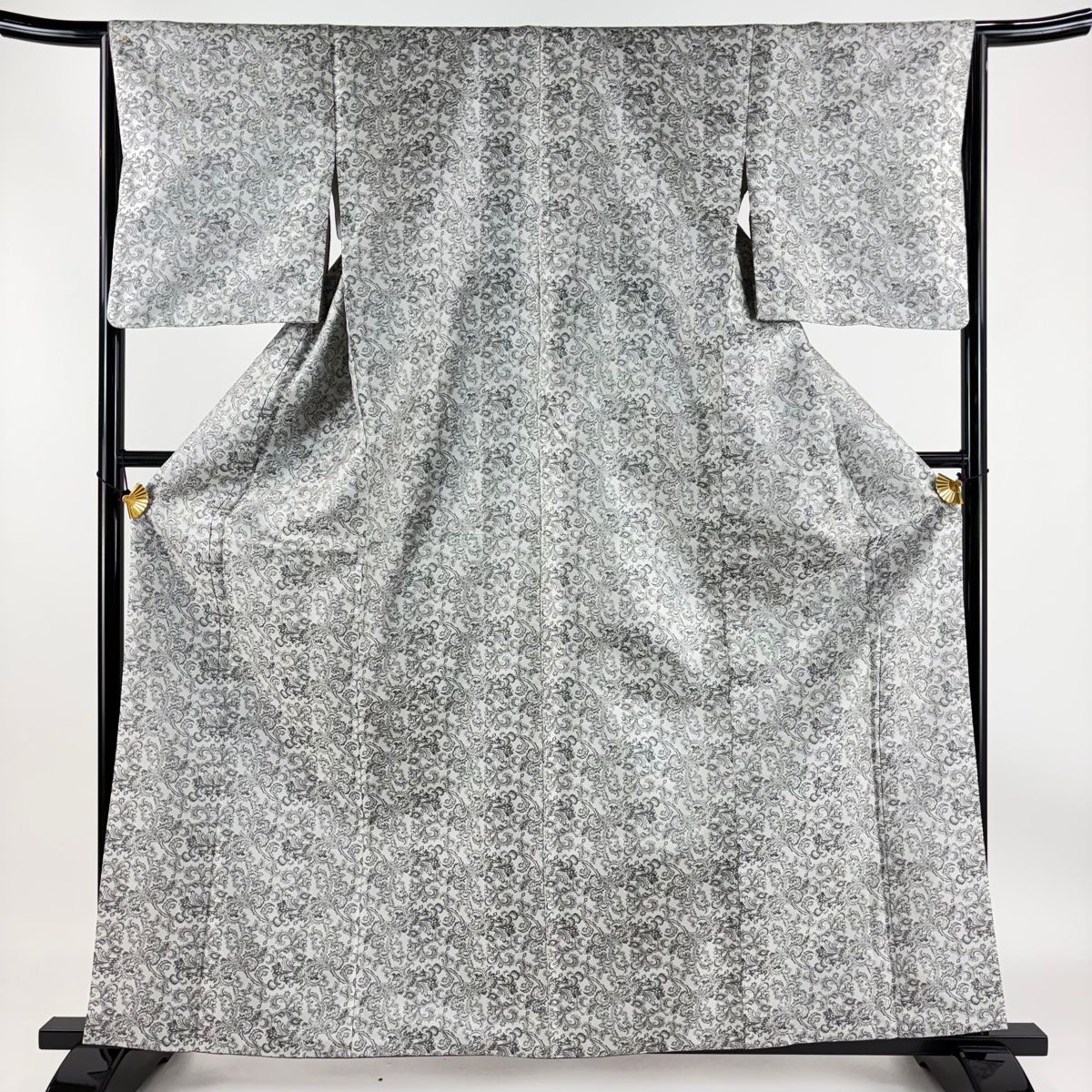 お召 身丈162cm 裄丈65.5cm M 袷 花唐草 灰色 正絹 逸品 【中古】
