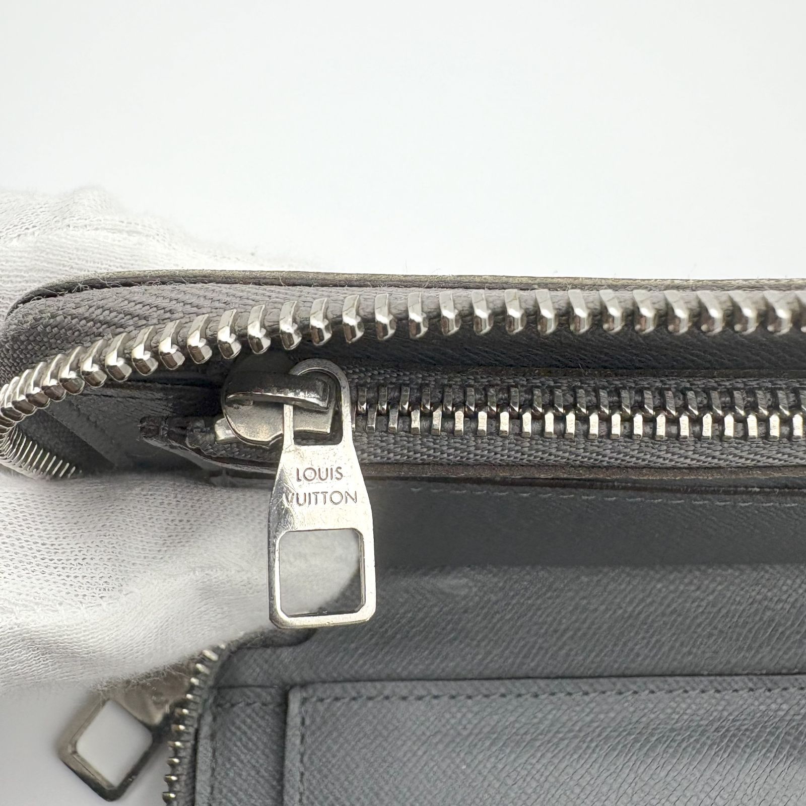 ジャンク品 】LOUIS VUITTON ルイヴィトン タイガ ジッピーウォレット 