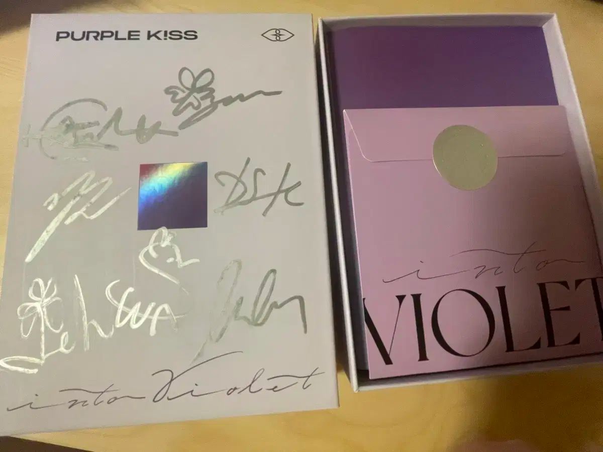 即納！最大半額！ KISS PURPLE KISS(パープルキス) PURPLE ミニ サイン入り 家 1 K-POP・アジア
