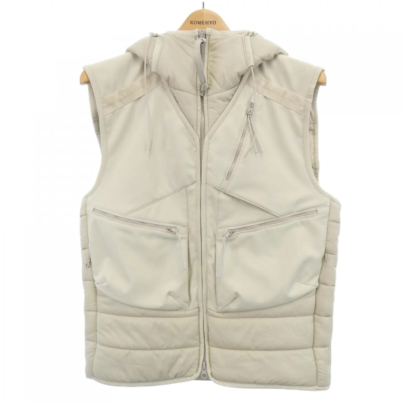 2025年最新】C.P. Company ベストの人気アイテム - メルカリ