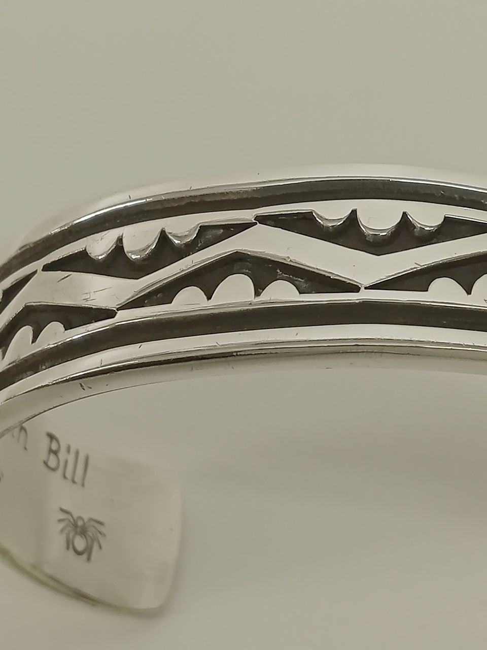 ナバホ族 Darin Bill ダーリンビル インディアンジュエリー バングル