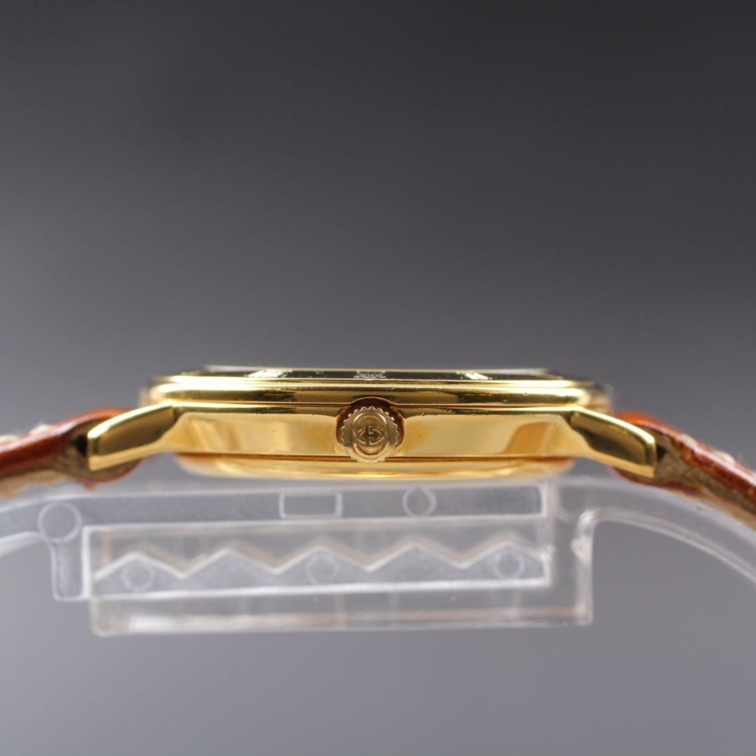 145【美品】 Vintage Gucci 3000.2.L GOLD グッチ クォーツ