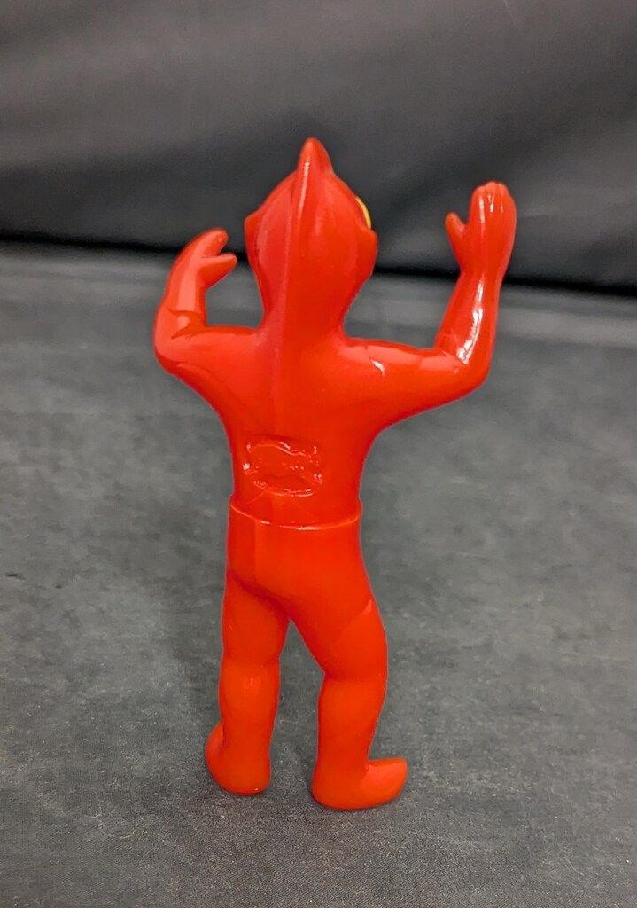 【激レア】ブルマァクソフビ　ニセウルトラマン　畜光ver. 入手困難 激レア】ブルマァクソフビ ニセウルトラマン 畜光ver. 入手困難 2025年