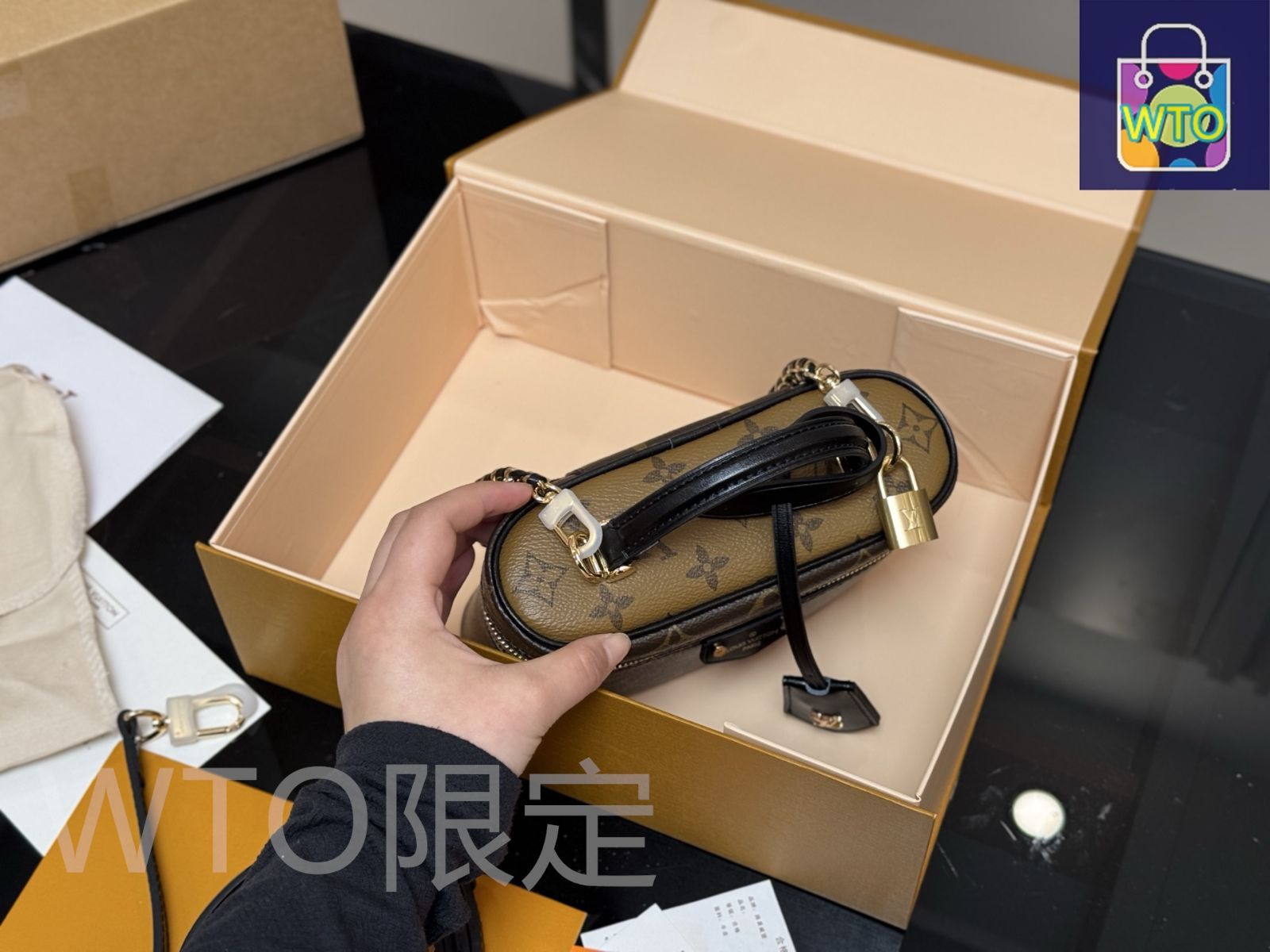 未使用　ルイヴィトン　モノグラム　ポーチ 楽天市場】極美品【LOUIS VUITTON】ルイヴィトン LV モノグラム
