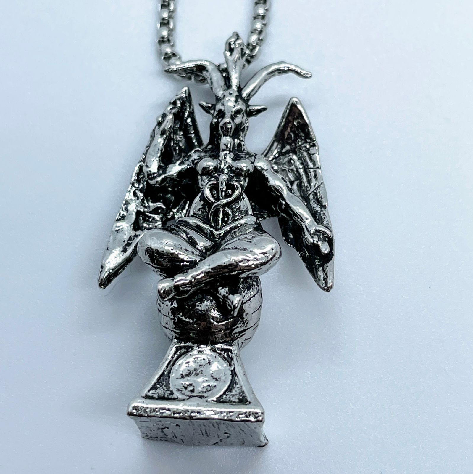 y2kフェアリーグランジ ゴシックバフォメット 角 ネックレス Whannell バフォメット ネックレス 悪魔崇拝 ペンダント ゴシック かっこいい 逆