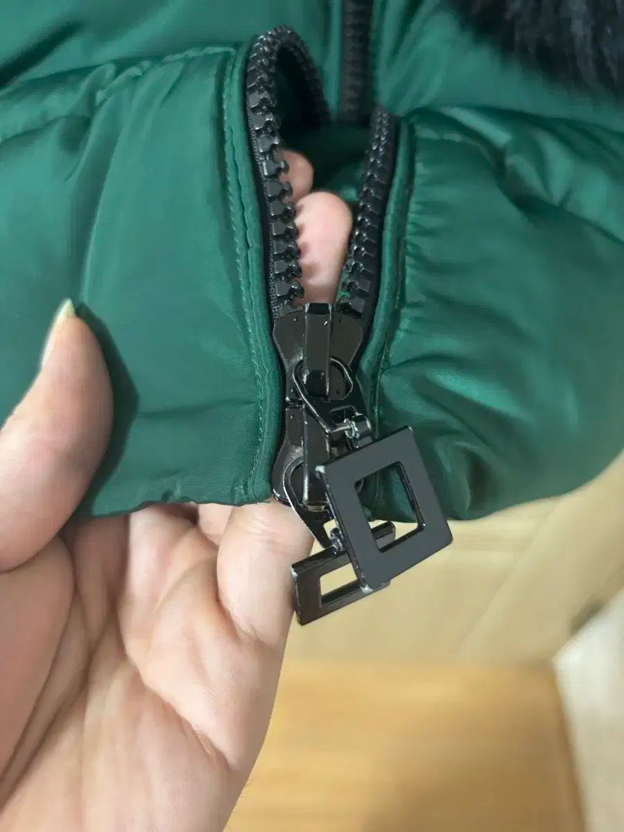 サルヴァトーレ フェラガモ レディース ダウン ブルゾン 緑 GULLKHAN_COM