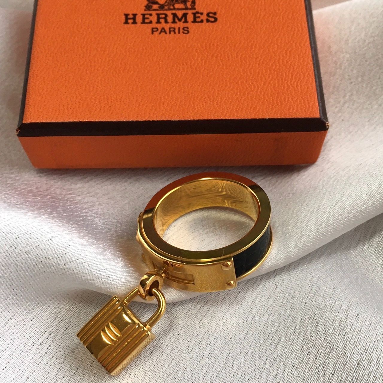 ✨極美品✨ HERMES スカーフリング ケリー リザード型押 オレンジ 22号