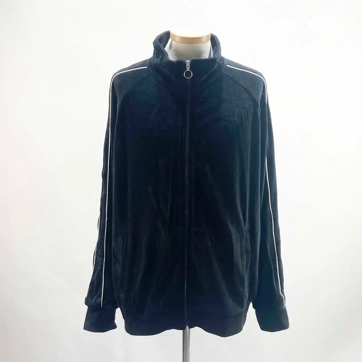 musinsa standard(ムシンサスタンダード) 2023 メンズベルベットジャケット 105 ジンの感覚