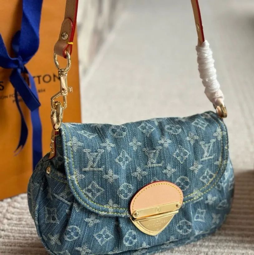 新品未使用 箱付  LOUIS VUITTON ノベルティトートバッグ 専用ページ