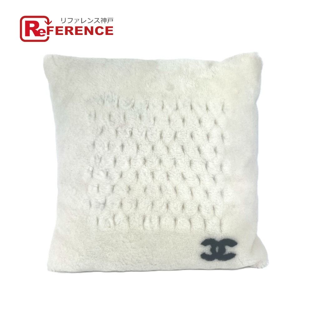 CHANEL シャネル クッション CC ココマーク ロゴ シアリング ホワイト