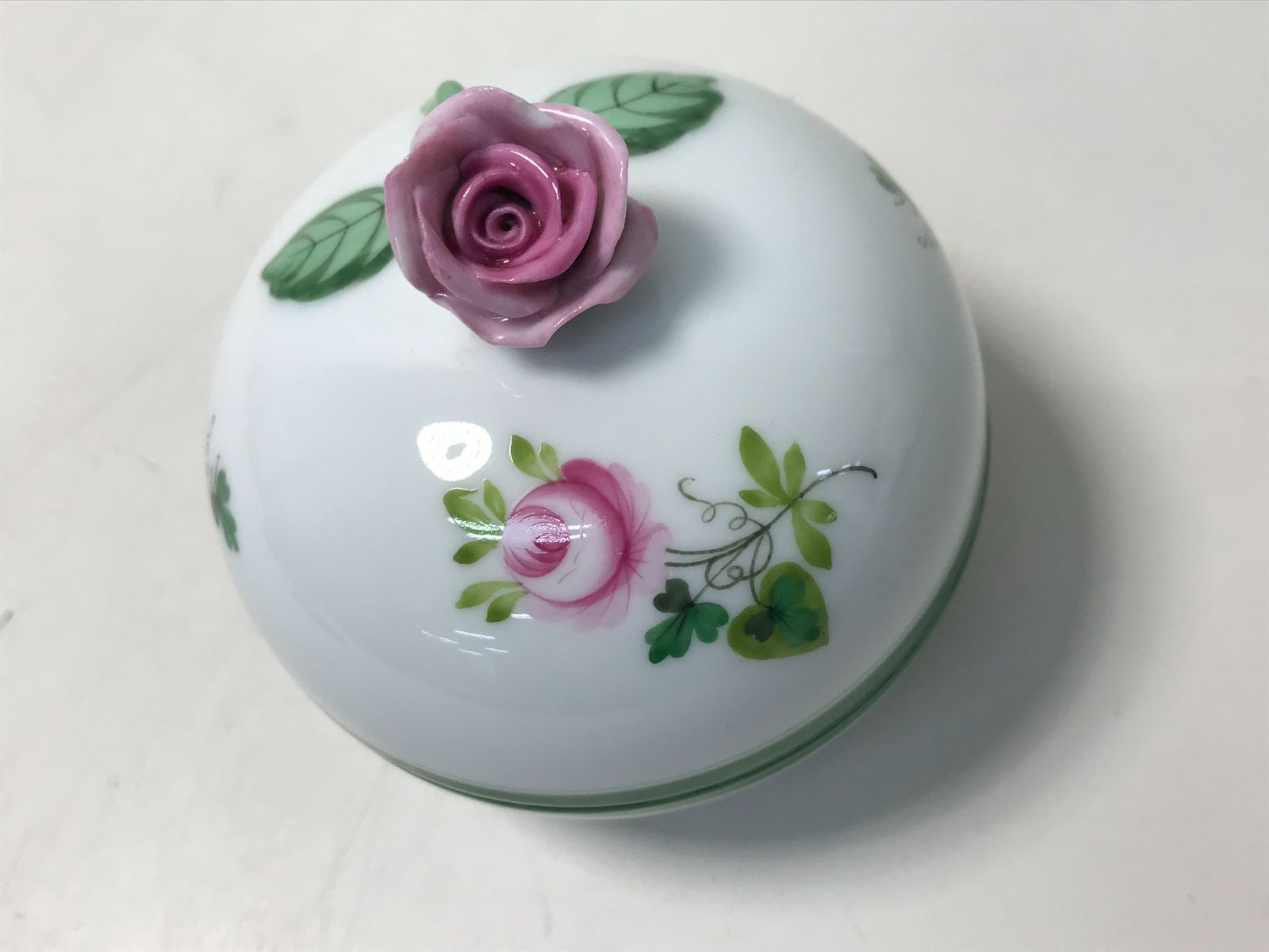 □中古□ﾍﾚﾝﾄﾞ ｳｨｰﾝの薔薇 ﾎﾞﾝﾎﾞﾝ 小物入れ（3417）【☆38-225