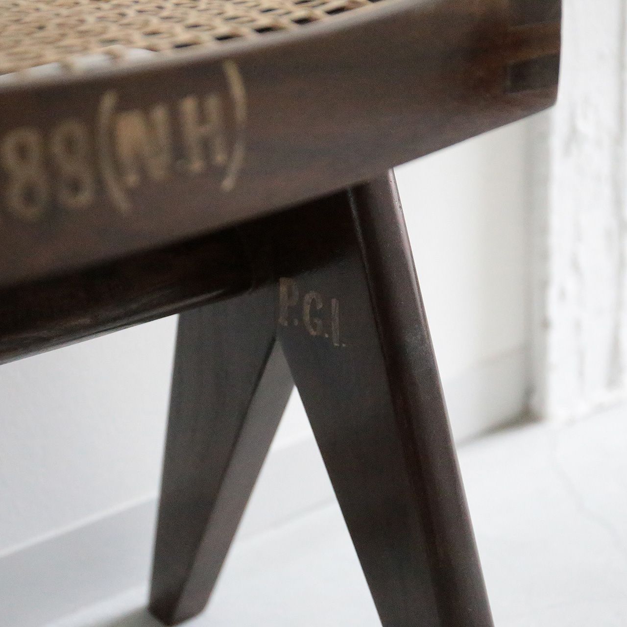ピエール・ジャンヌレ スツール オットマン ラタン 古材 チーク 椅子 ブラウン Pierre Jeanneret Low Cane Stool リプロダクト ピエールジャンヌレ ル・コルビュジエ インダストリアル レトロ 男前 カフェ インド おしゃれ