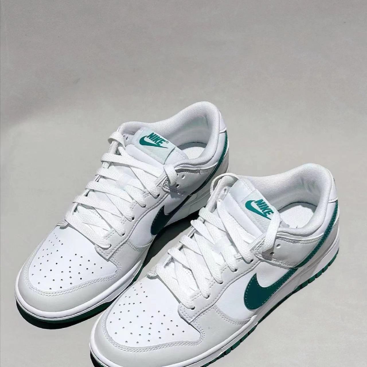 Nike Air Force 1Low 白緑色 23cm 23.5cm 24cm 24.5cm 25cm 25.5cm 26cm 26.5cm 27cm 27.5cm 28cm