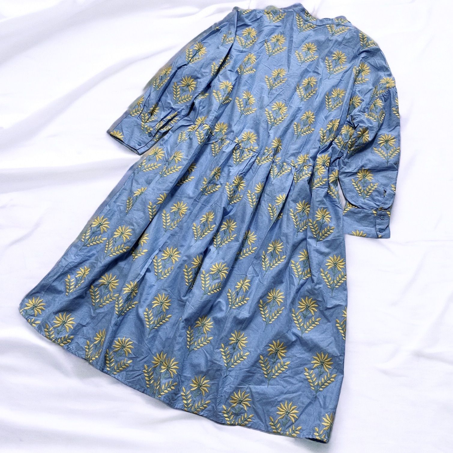 新品タグ付き】ZARA 花柄 刺繍 ワンピース ライト ゆったり