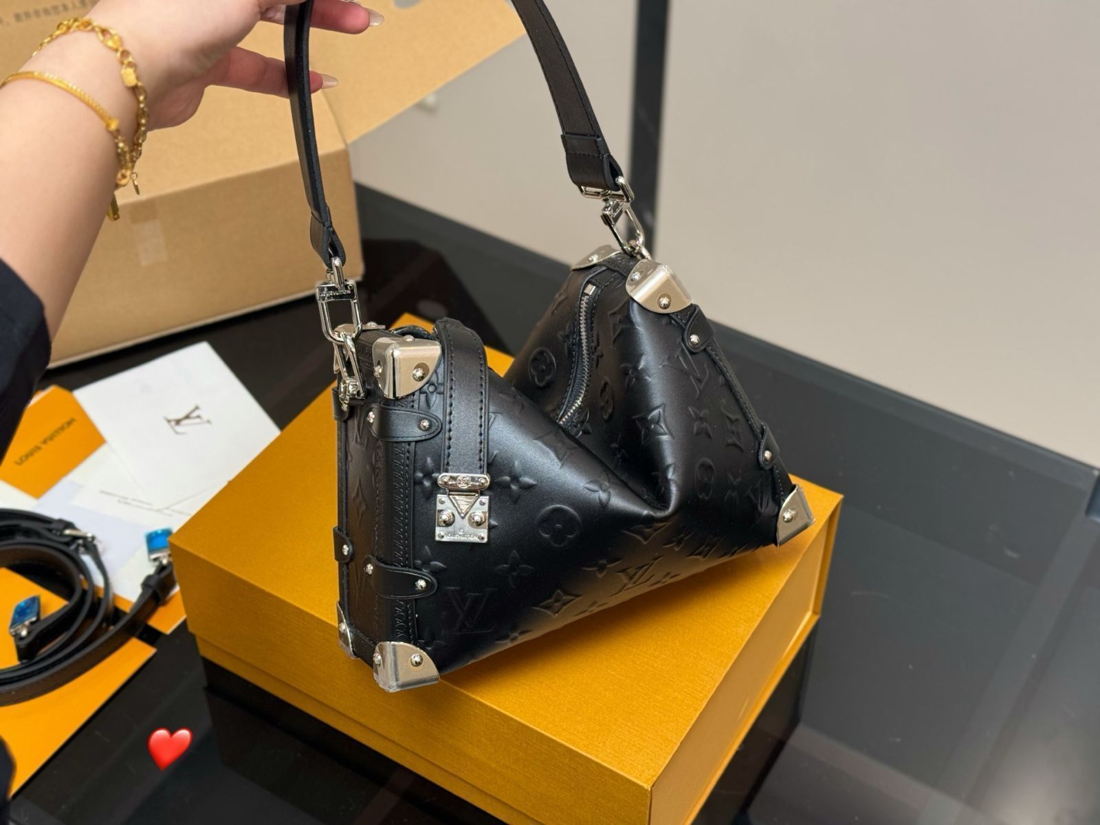 今日特価】Louis Vuitton ルイ ヴィトン 谷愛凌 ショートランク