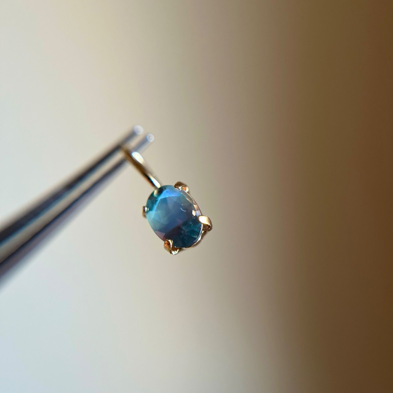 K18 天然石アレキサンドライトoval希少 レア ペンダントトップ