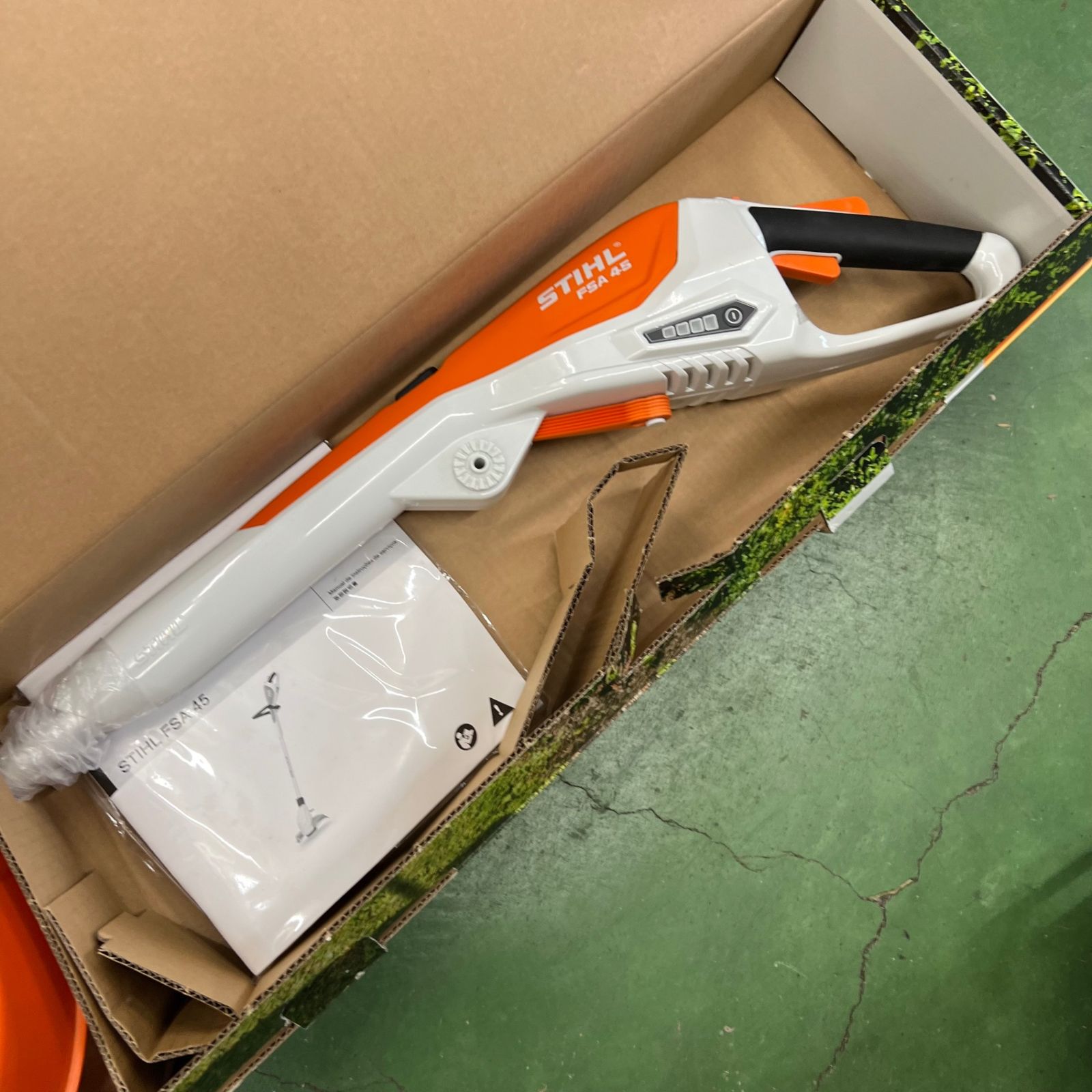 STIHL スチール FSA 45 バッテリー内臓 刈払機 店頭展示品【桶川店】 - メルカリ