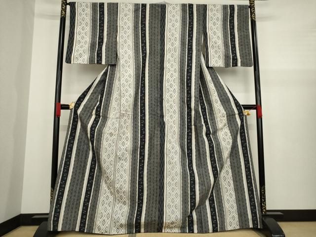 平和屋着物●上質な紬　縞　正絹　逸品　AAAZ3814ck 平和屋着物○上質な紬 縞 正絹 逸品 AAAZ3814ck - メルカリ