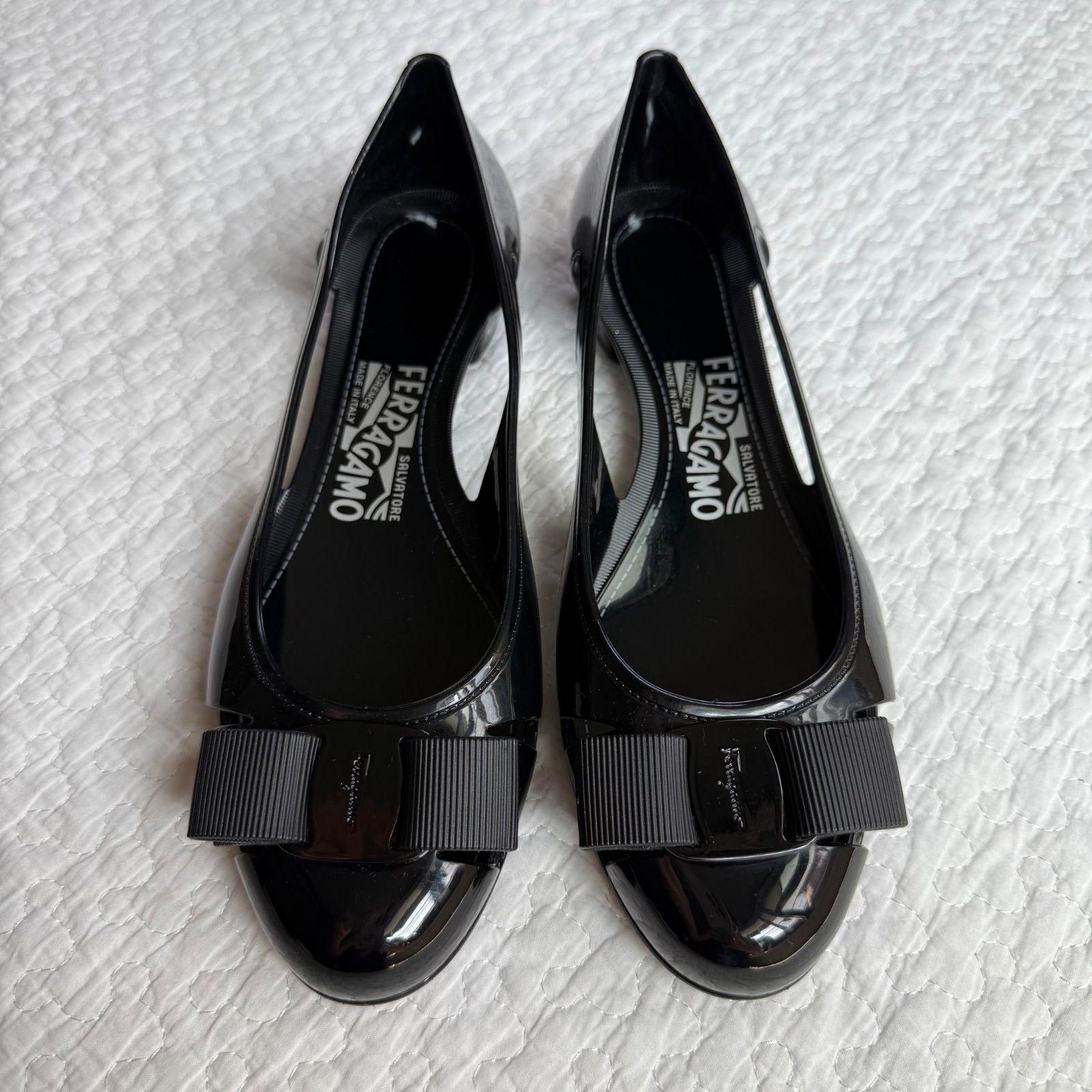 極美品 Salvatore Ferragamo サルヴァトーレフェラガモ Vara
