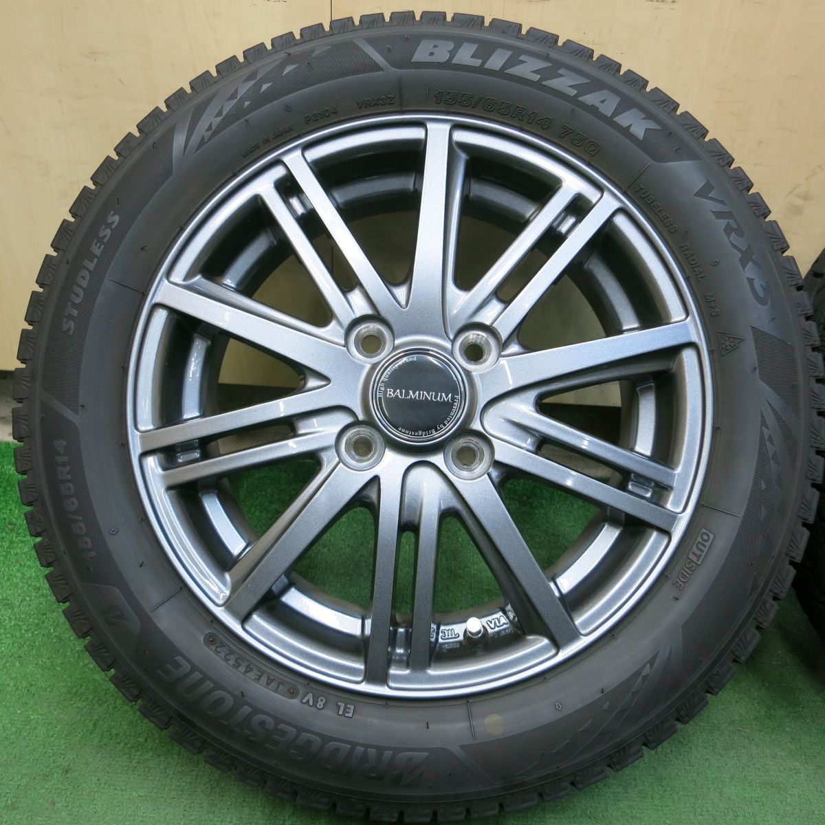 送料無料*バリ溝！22年！キレイ！ほぼ10分☆スタッドレス 155/65R14