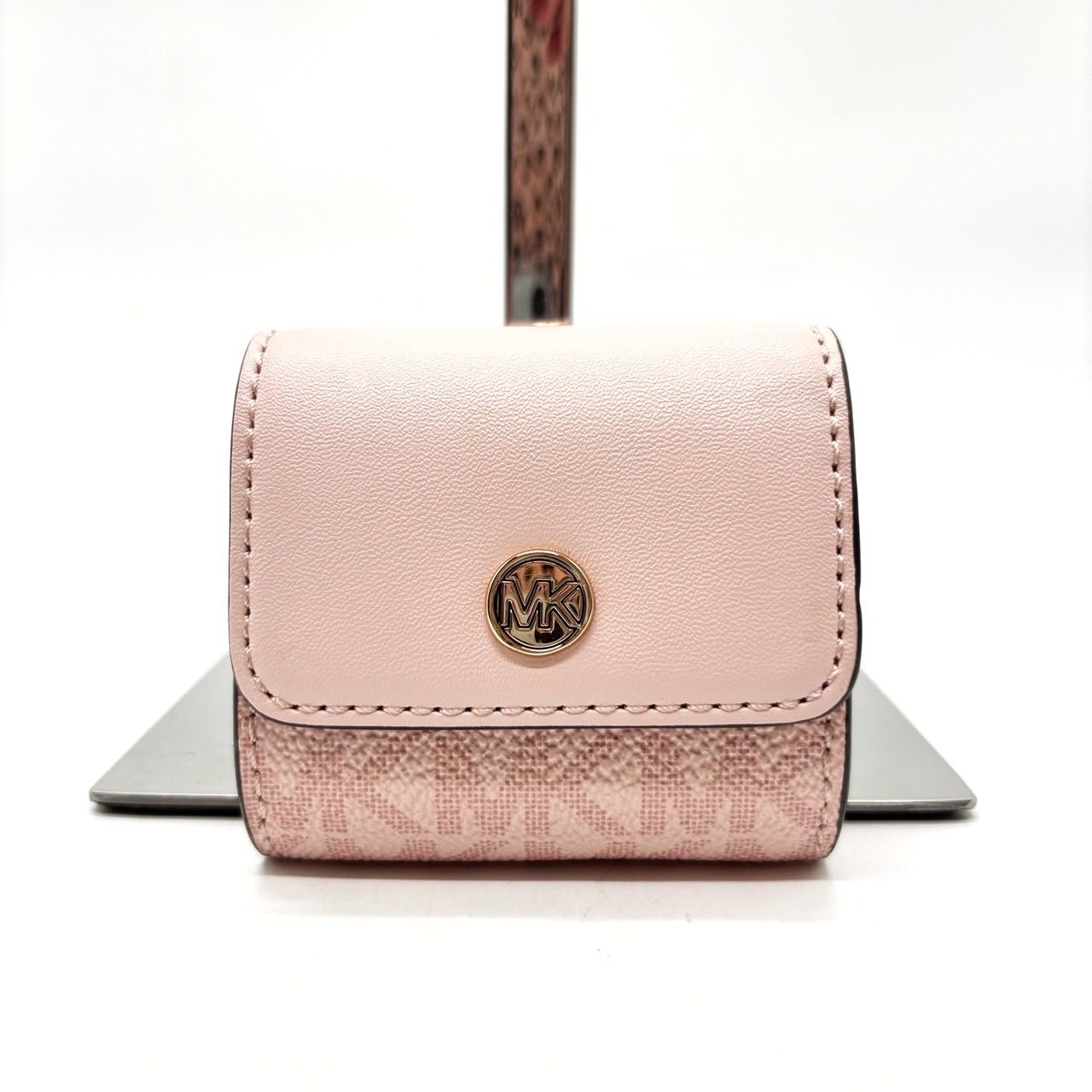 美品】 Michael Kors マイケルコース airpodsケース シグネチャー MK 