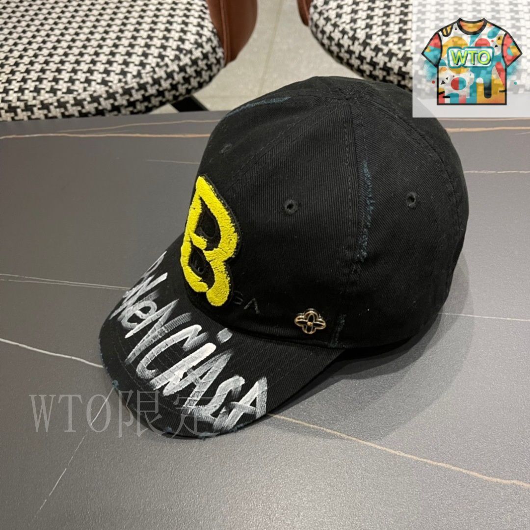 BALENCIAGA バレンシアガベースボールキャップ 新品未使用品 美品 バレンシアガ BALENCIAGA gamer embroidered 総柄 ベース
